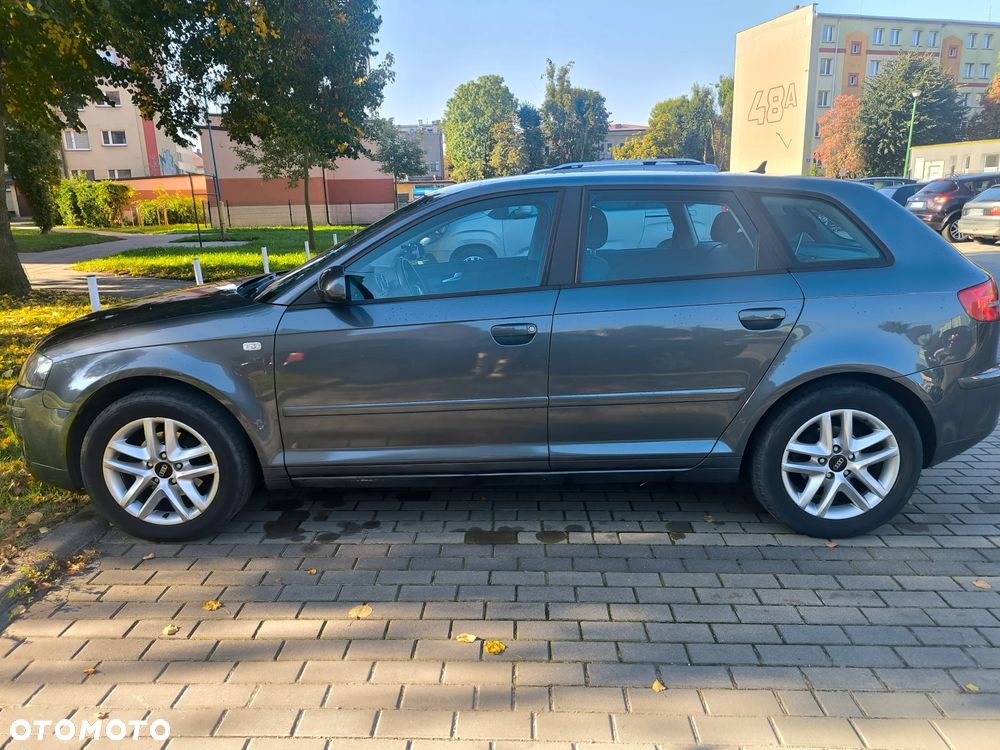 Audi A3 Sportback 1.6 FSI Ambiente - 3