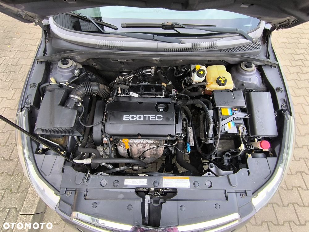 Chevrolet Cruze 1.8 LS - 28