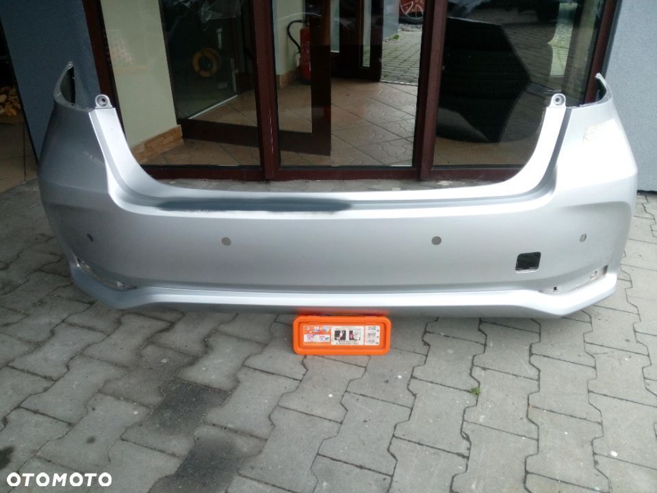 Toyota Corolla e21 sedan ZDERZAK TYŁ - 1