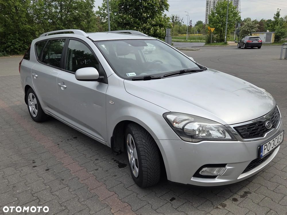 Kia Ceed - 1