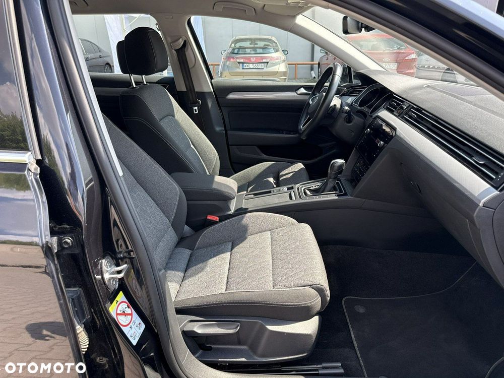 Volkswagen Passat - 20