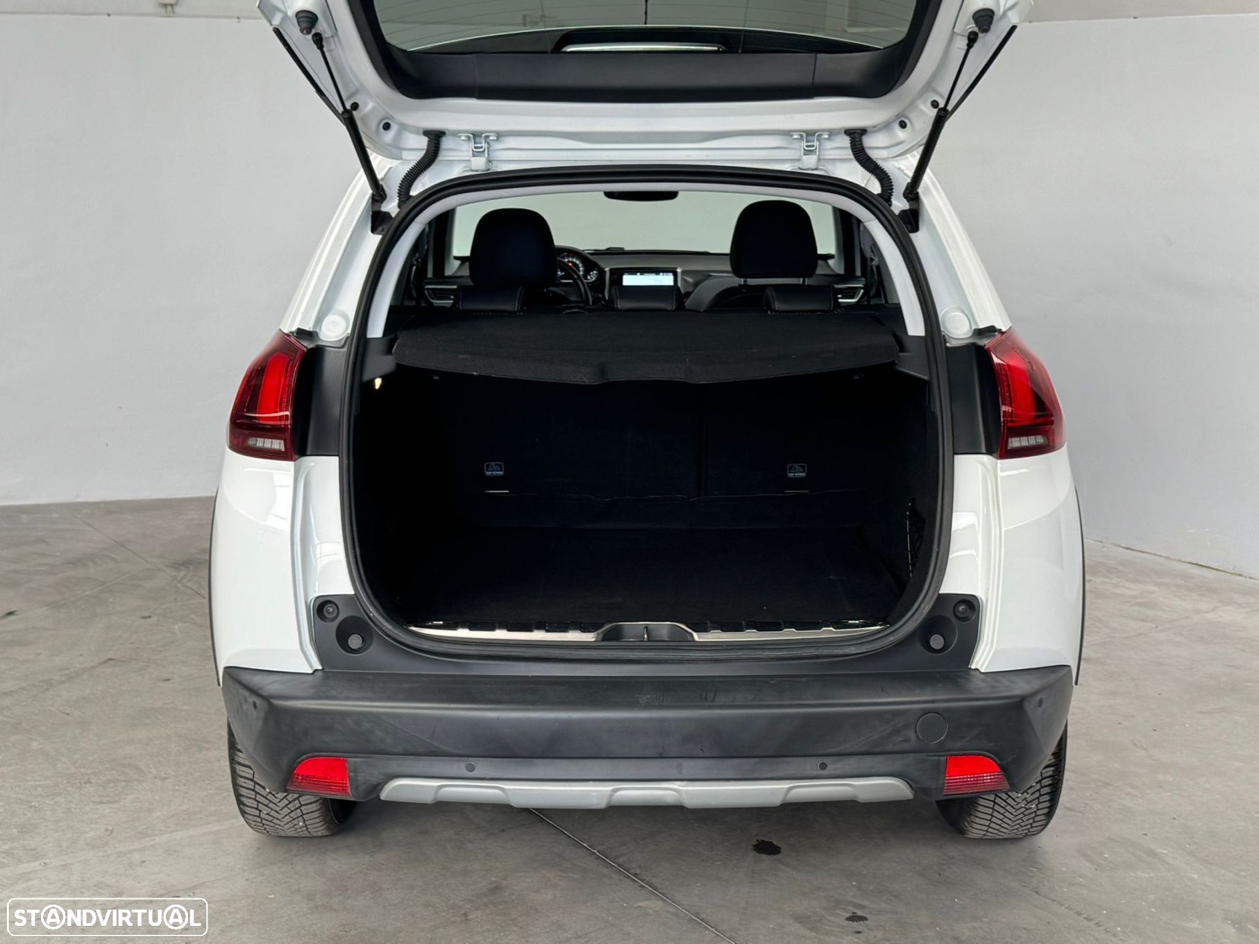 Peugeot 2008 1.2 PureTech Allure - 18