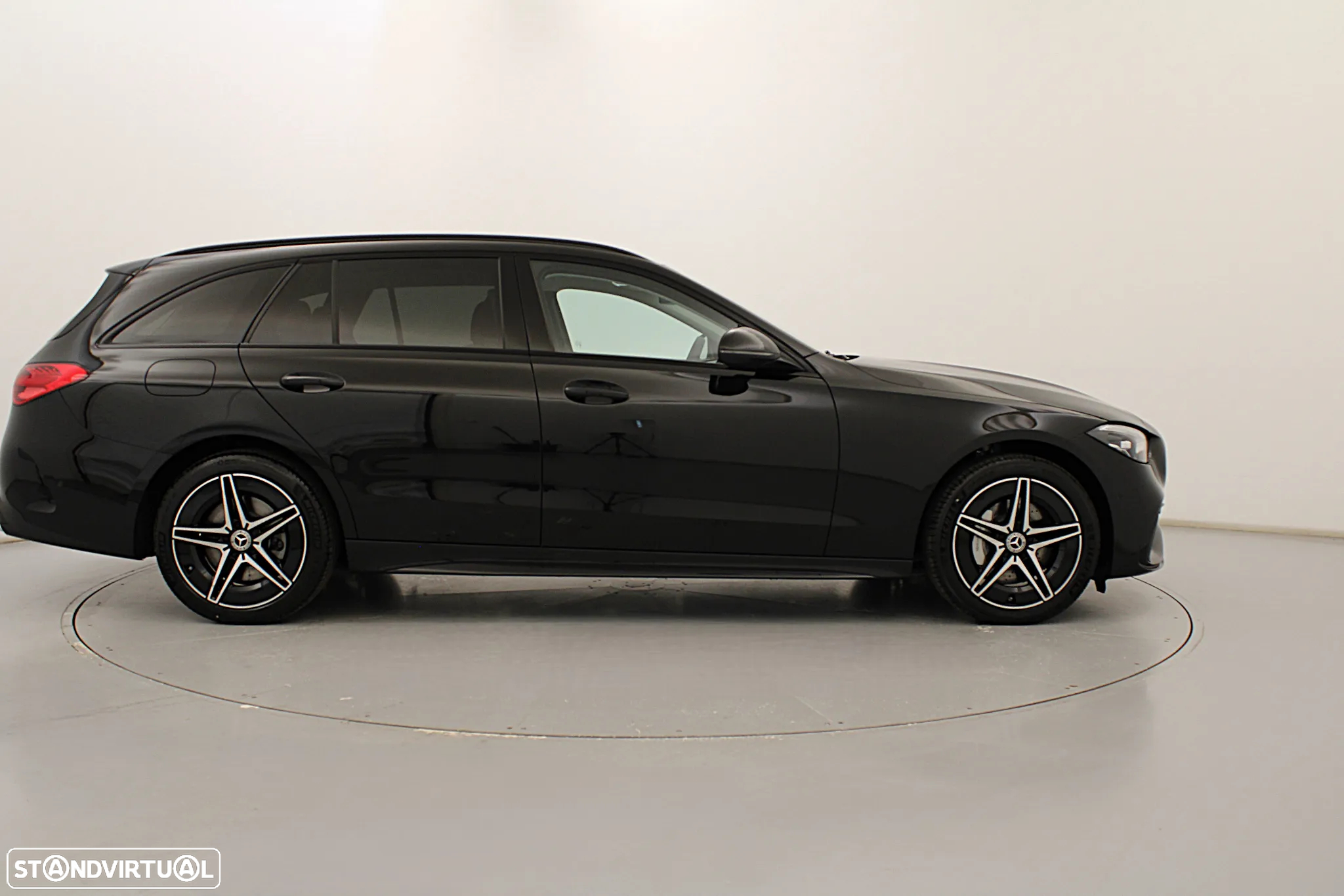 Mercedes-Benz C 300 de AMG Line - 4
