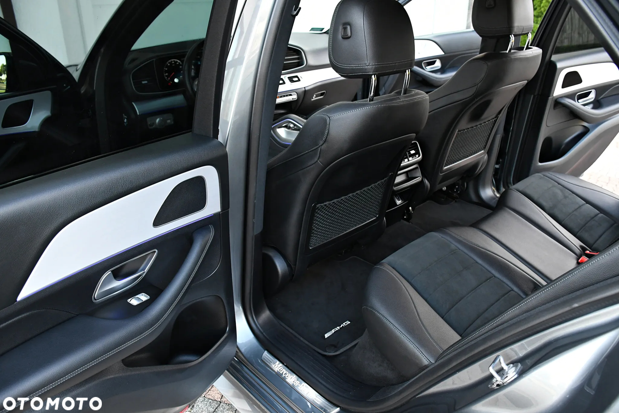 Mercedes-Benz GLE 300 d 4-Matic - 24