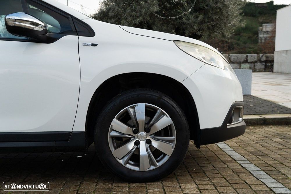 Peugeot 2008 1.2 PureTech Style - 30