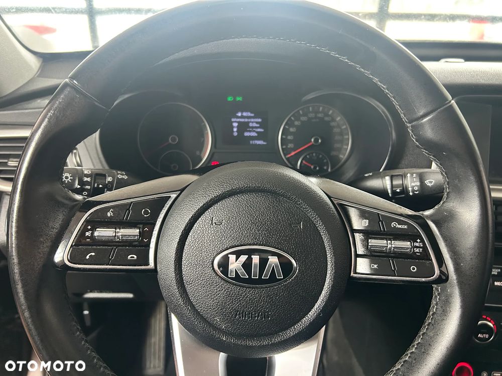 Kia Optima 2.0 M - 9