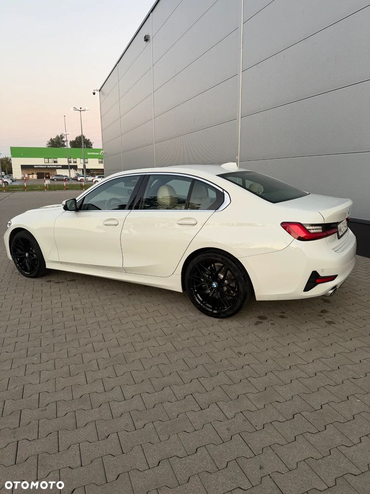 BMW Seria 3 330i Sport Line sport - 4