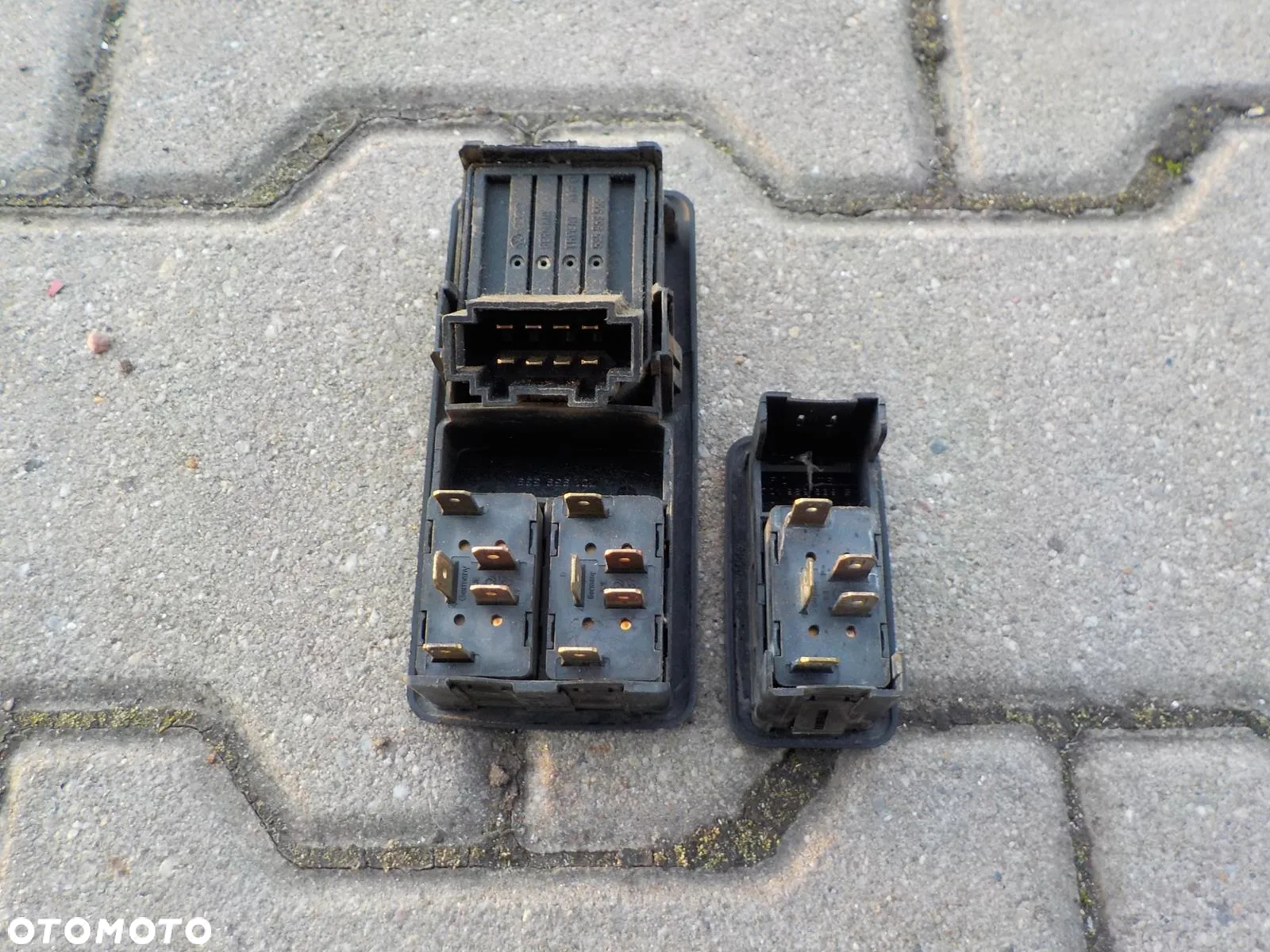 VW T4 PRZYCISK PRZYCISKI WŁACZNIK SZYB LUSTEREK 96- - 2