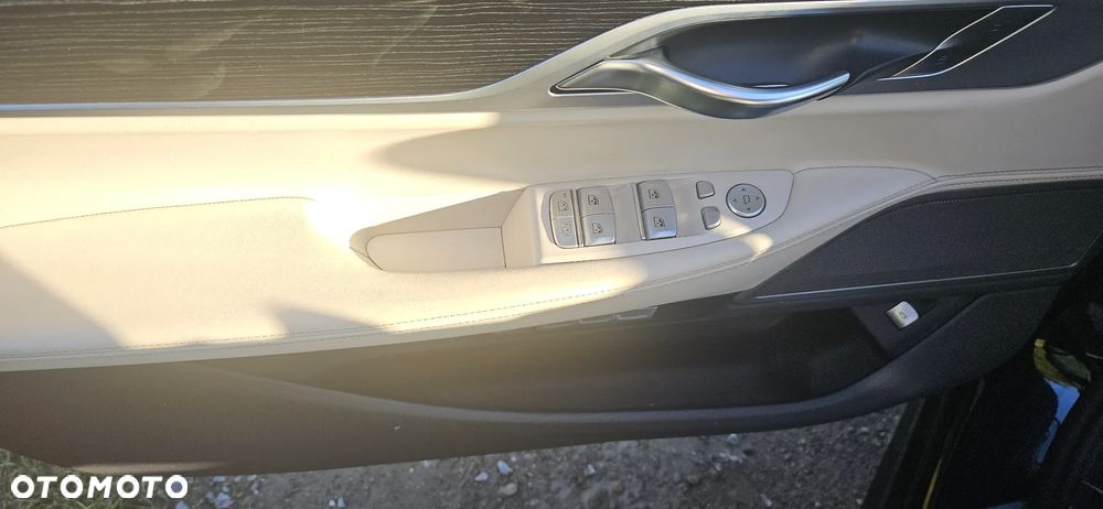 BMW Seria 7 740Ld xDrive - 16