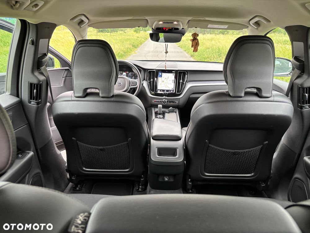 Volvo XC 60 B4 D AWD Momentum Pro - 26