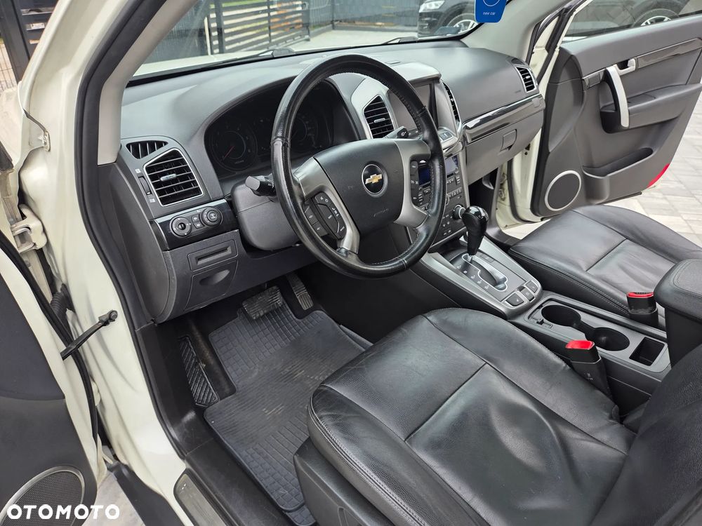 Chevrolet Captiva 2.2 D LTZ - 32