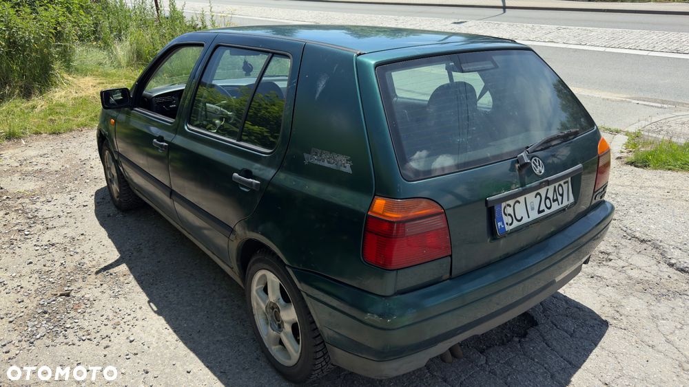 Volkswagen Golf - 2