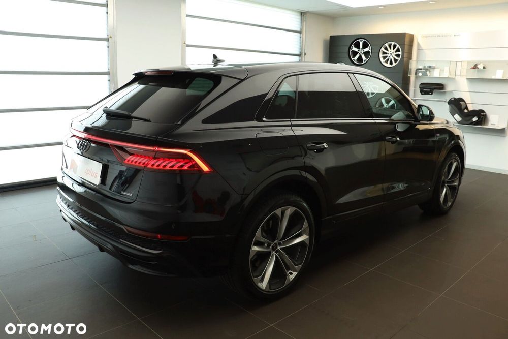 Audi Q8 - 9