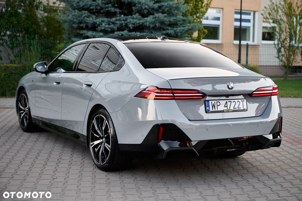 BMW Seria 5 520d xDrive - 10