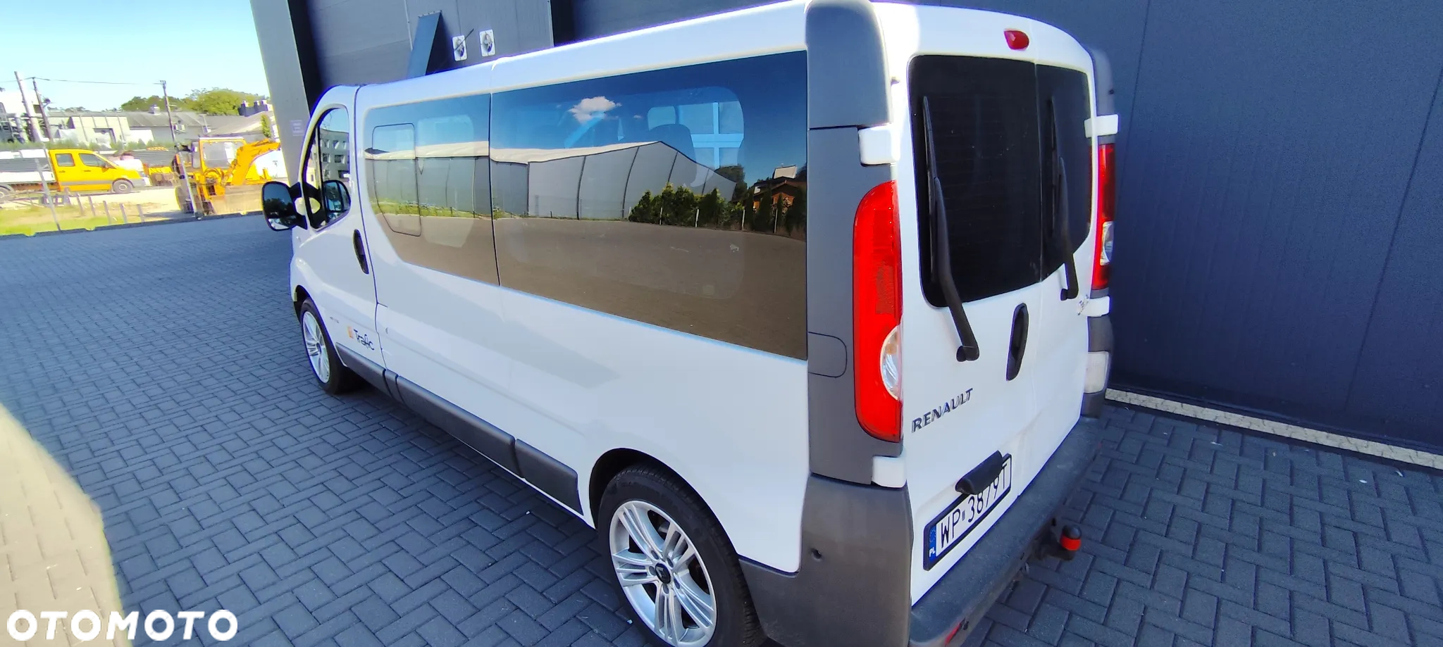 Renault Trafic 2.0 dCi 115 Combi L2H1 - 5