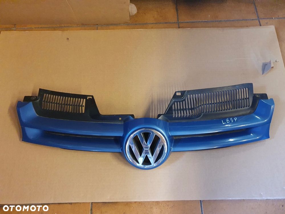 GRILL ATRAPA VW GOLF 5 V KOD LB5P