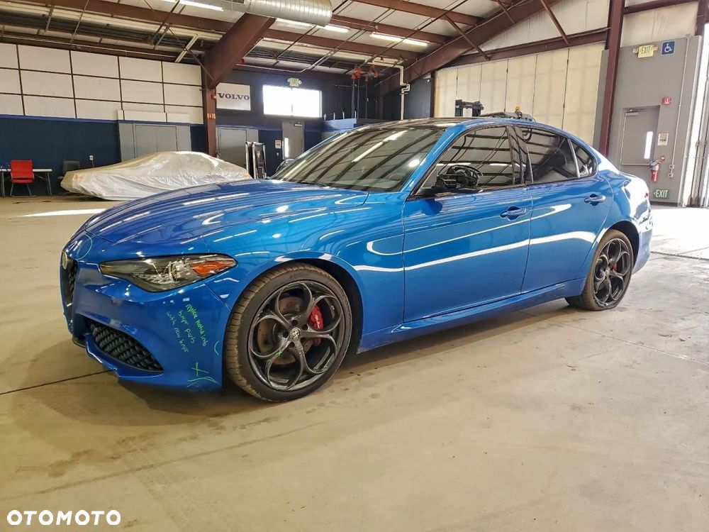 Alfa Romeo Giulia 2.0 Turbo 16V AT8-Q4 Ti - 3