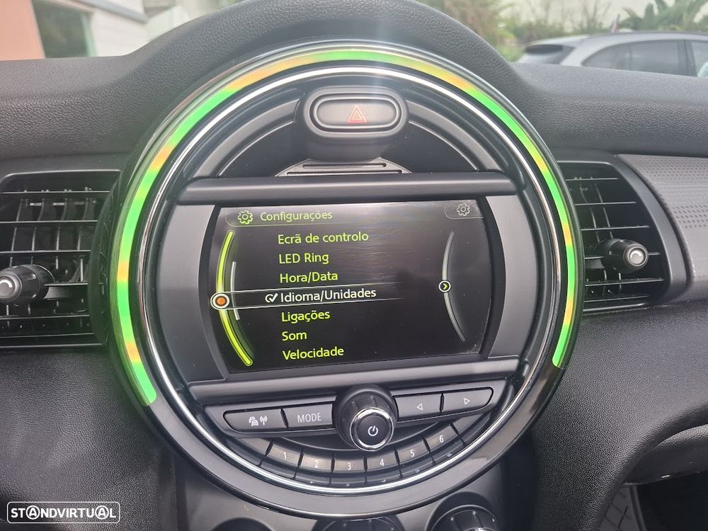 MINI Cabrio Cooper Essential - 28