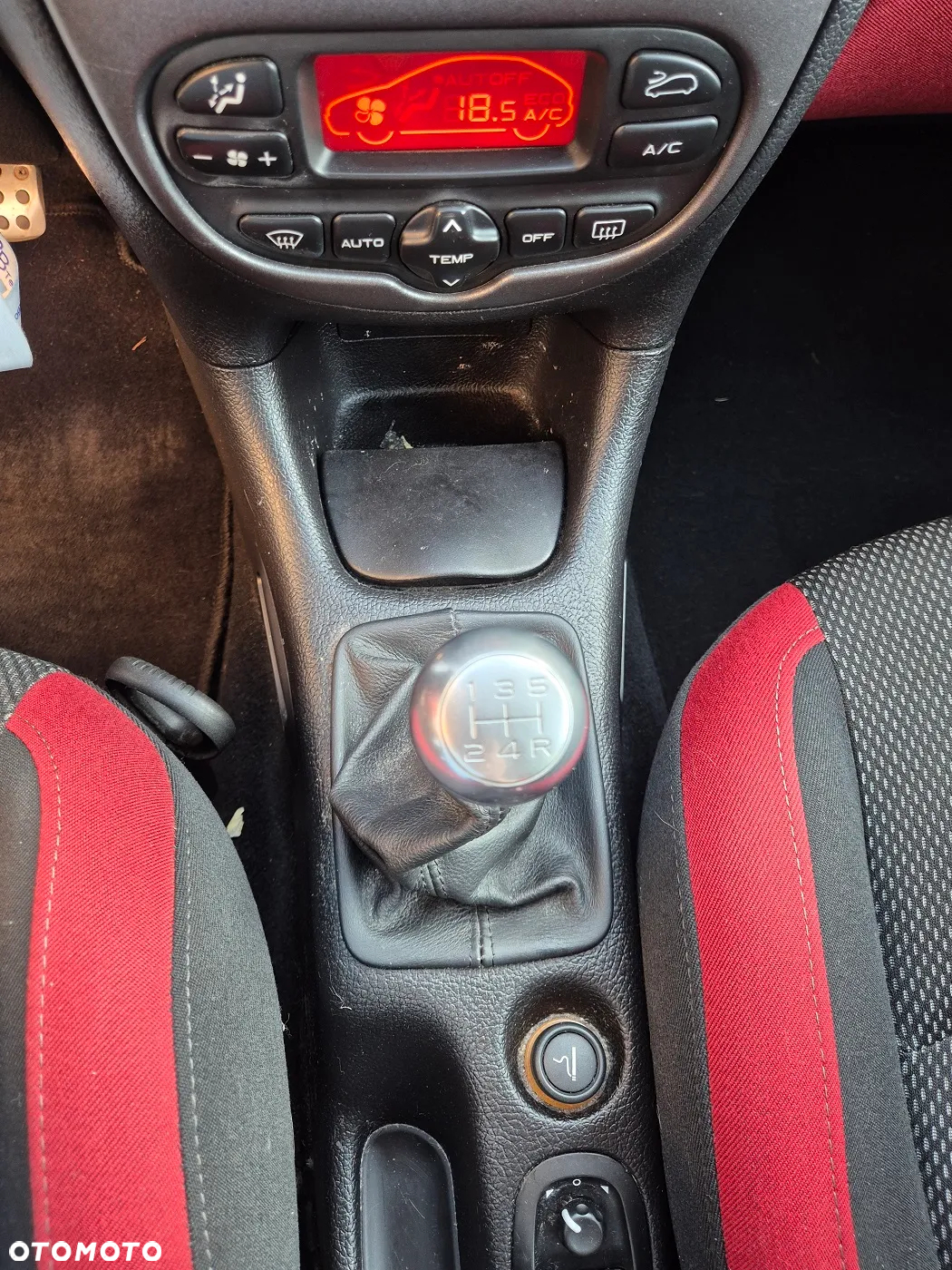 Peugeot 206 75 JBL - 26