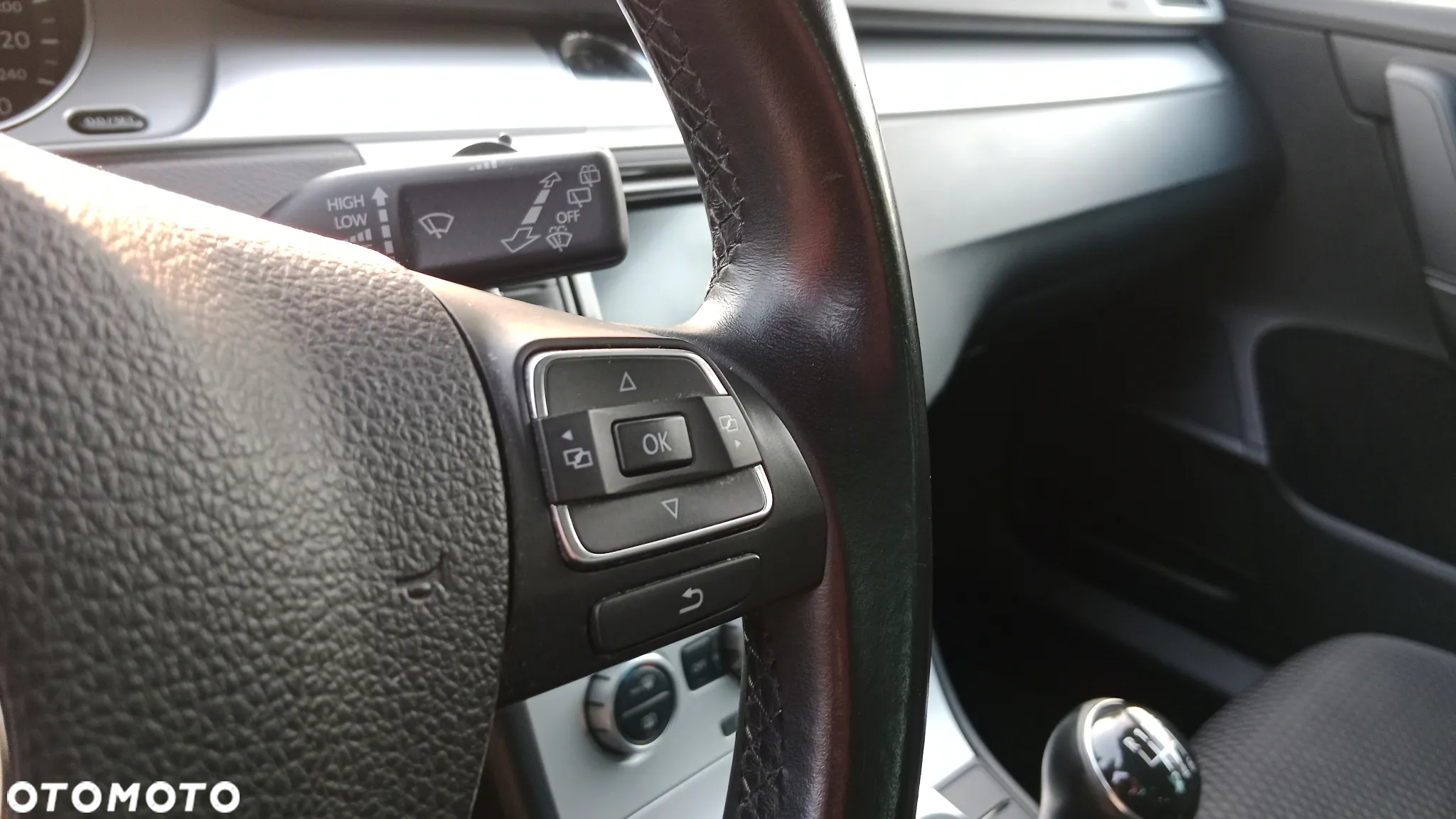 Volkswagen Passat 1.6 TDI Comfortline - 29