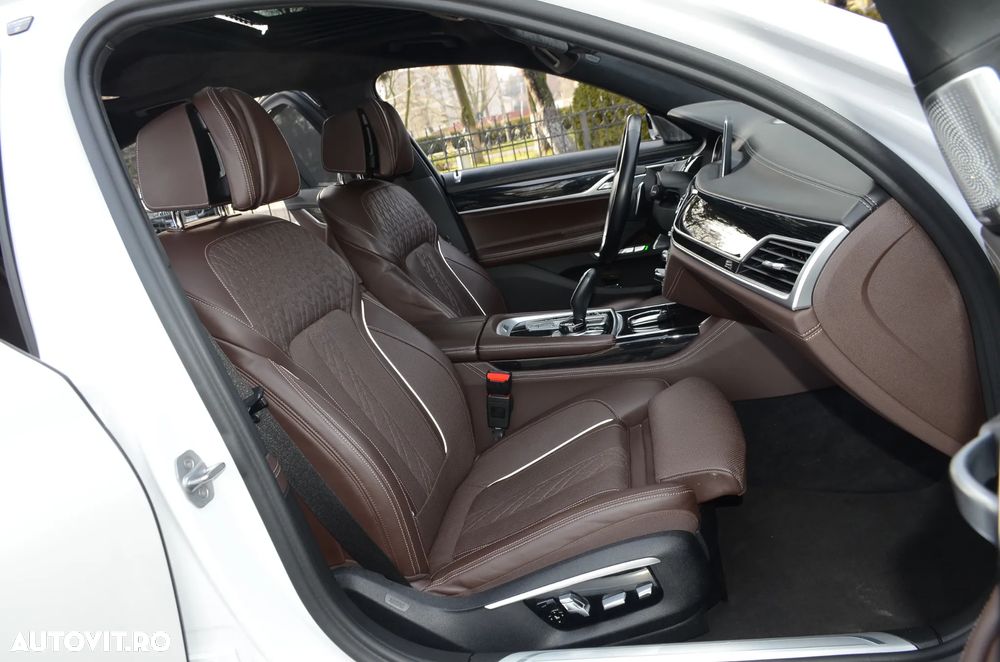 BMW Seria 7 750i xDrive - 13