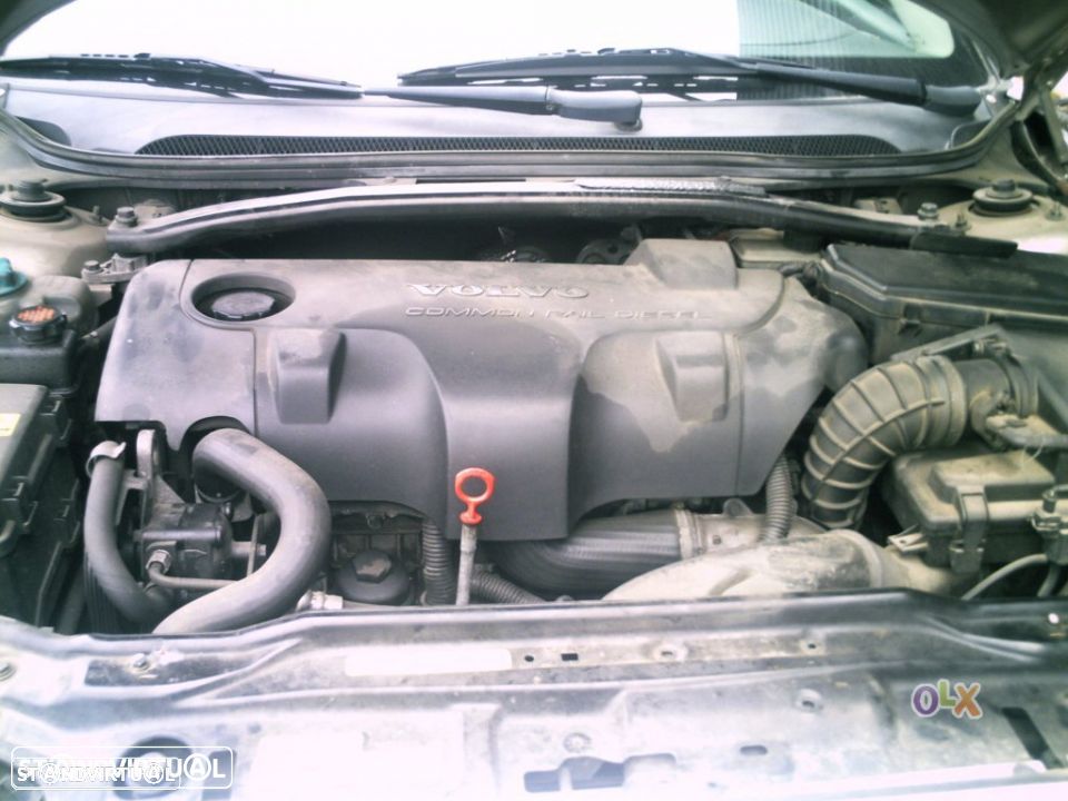 Volvo V70 2.4 D5 de 2002 para peças - 4