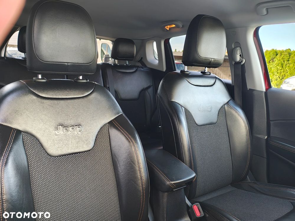 Jeep Compass - 38