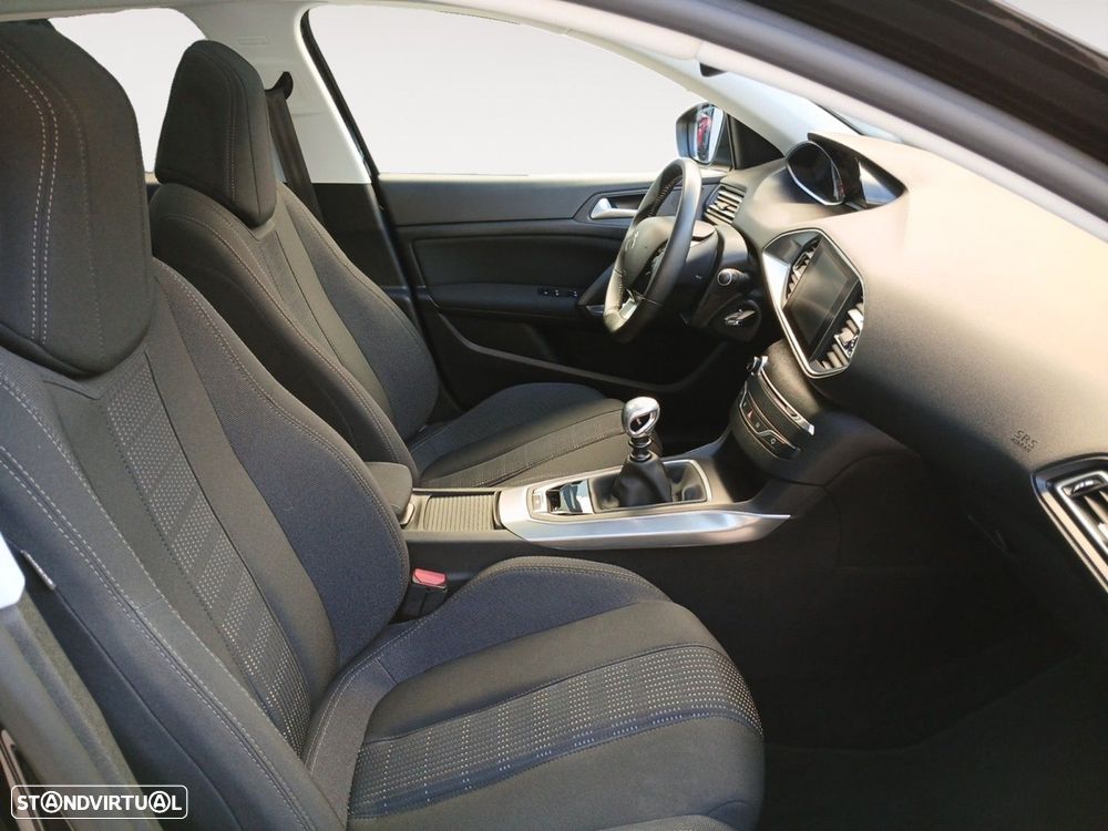 Peugeot 308 1.2 PureTech Allure - 15