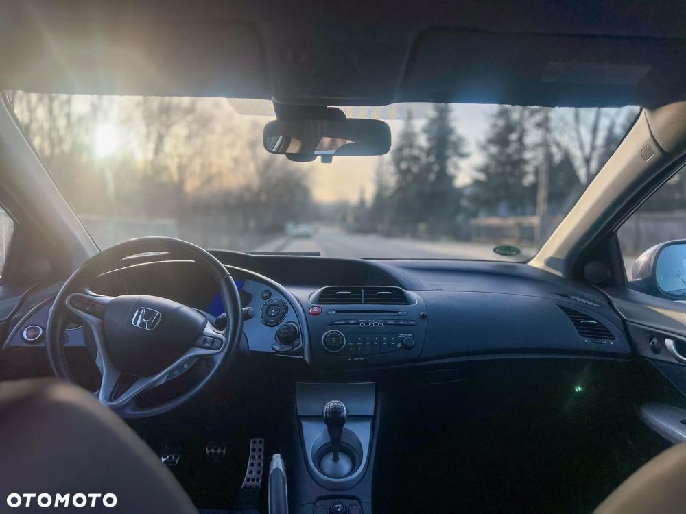 Honda Civic 1.8 Comfort - 8