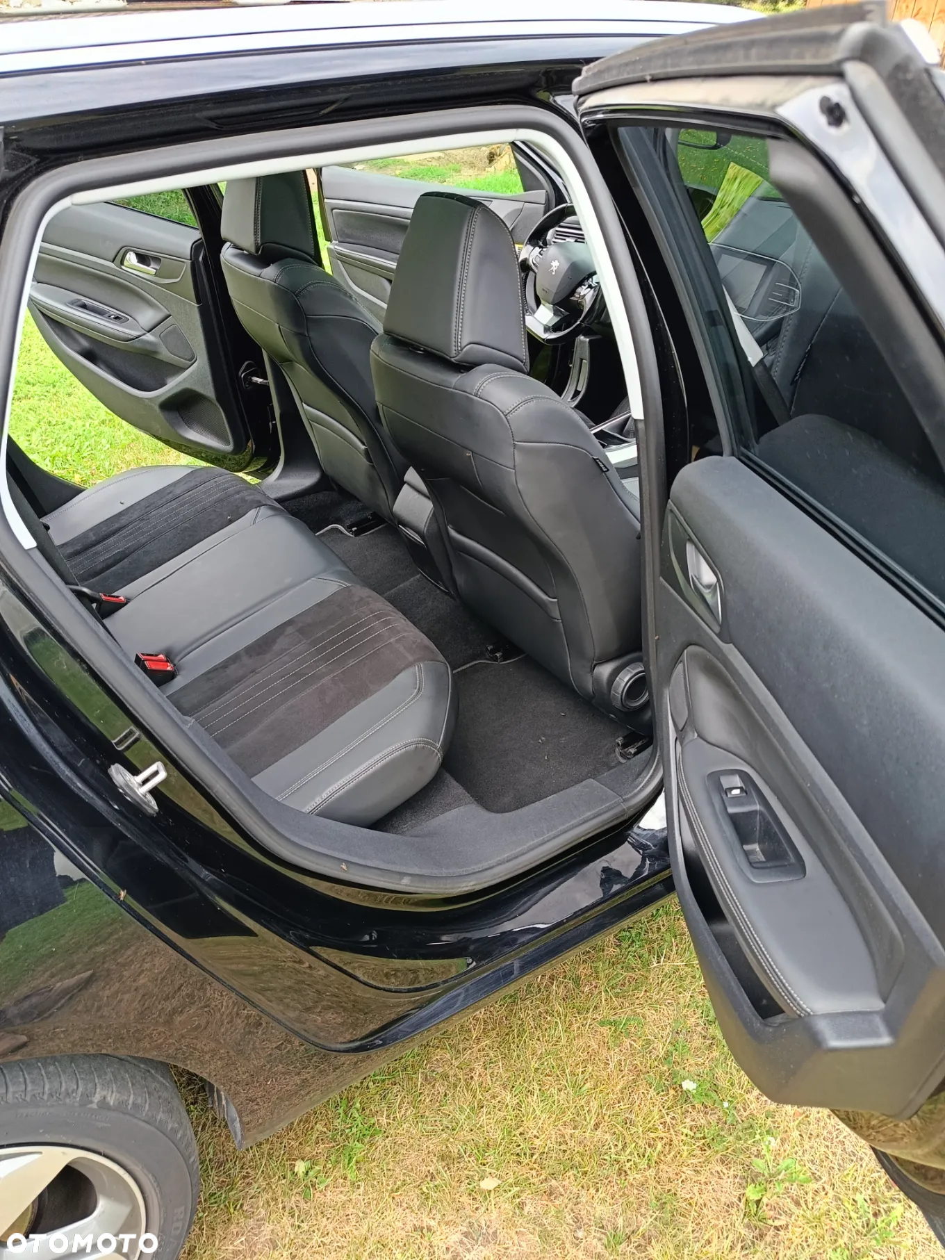 Peugeot 308 1.6 BlueHDi Allure S&S - 24