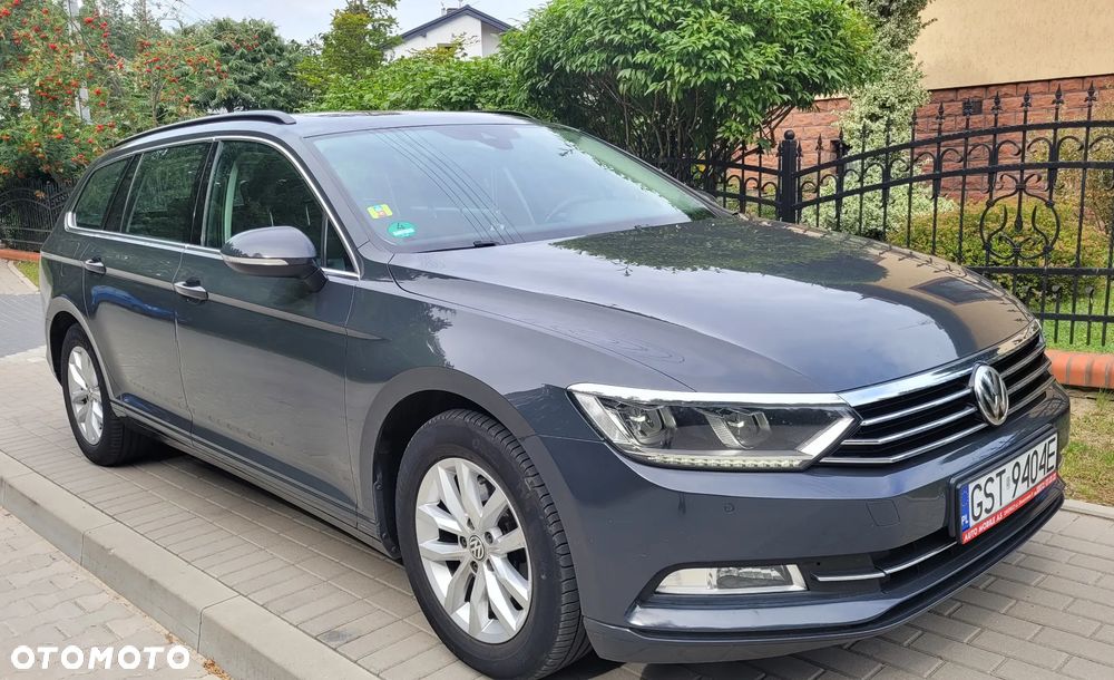 Volkswagen Passat - 1