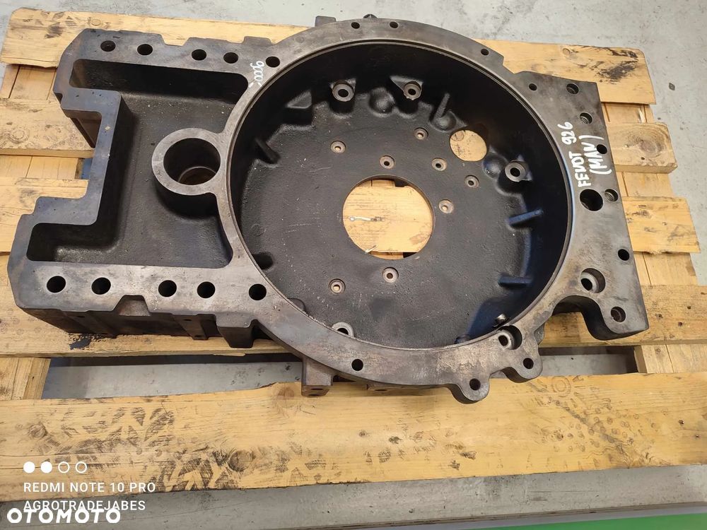 Obudowa koła zamachowego Fendt 926 - 7