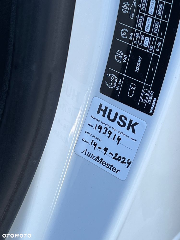 Volvo V40 D4 Momentum - 26