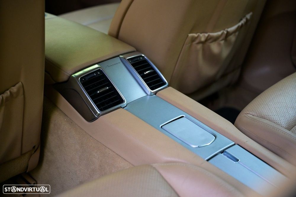 Porsche Panamera S Hybrid J19 - 54