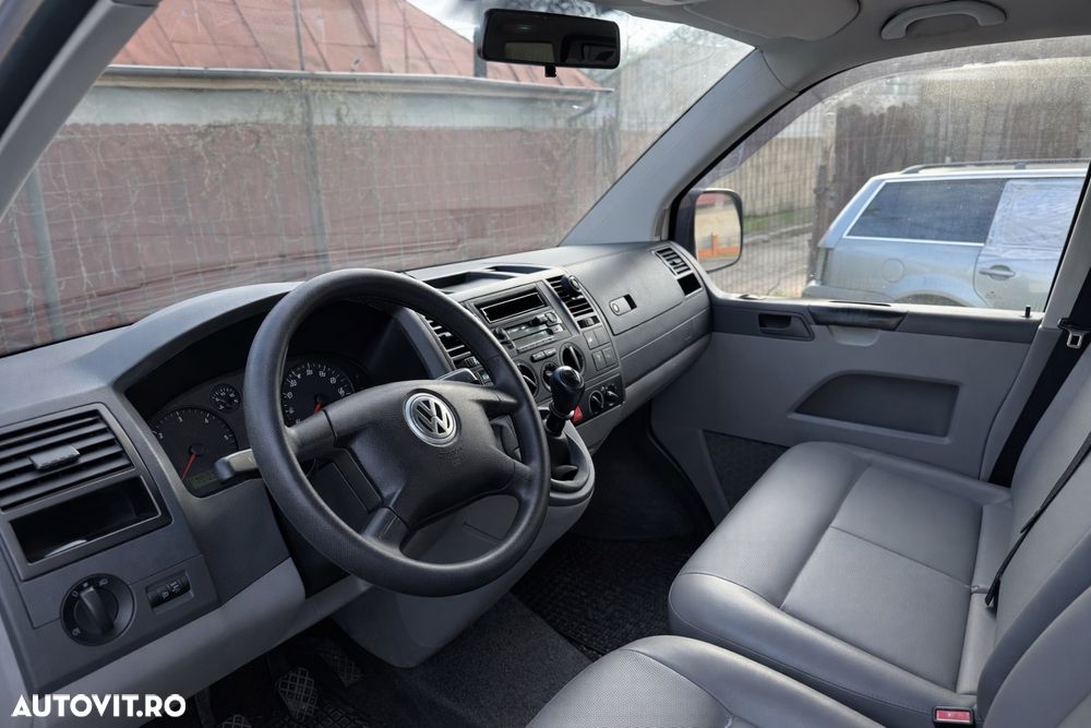 Volkswagen Caravelle - 4