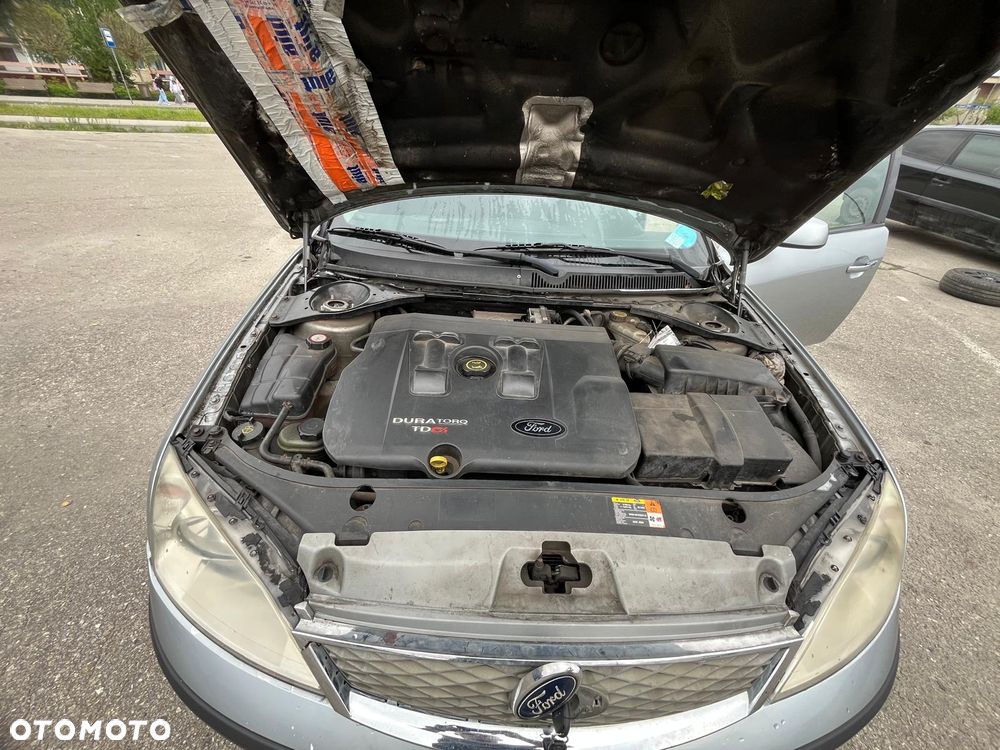 Ford Mondeo 2.0 TDCI DPF Ghia - 10