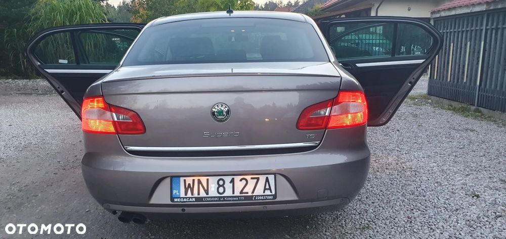 Skoda Superb 1.8 TSI Ambition DSG - 14
