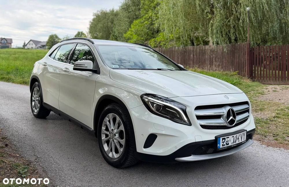 Mercedes-Benz GLA 200 7G-DCT Style - 4