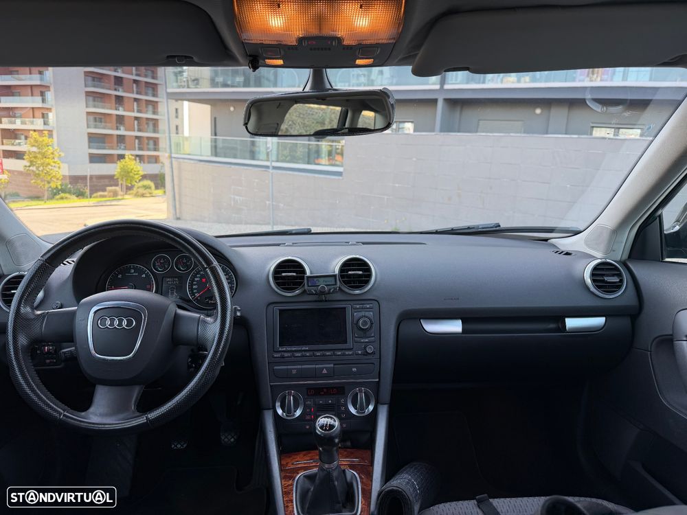 Audi A3 Sportback 1.9 TDi Ambiente FPD - 2
