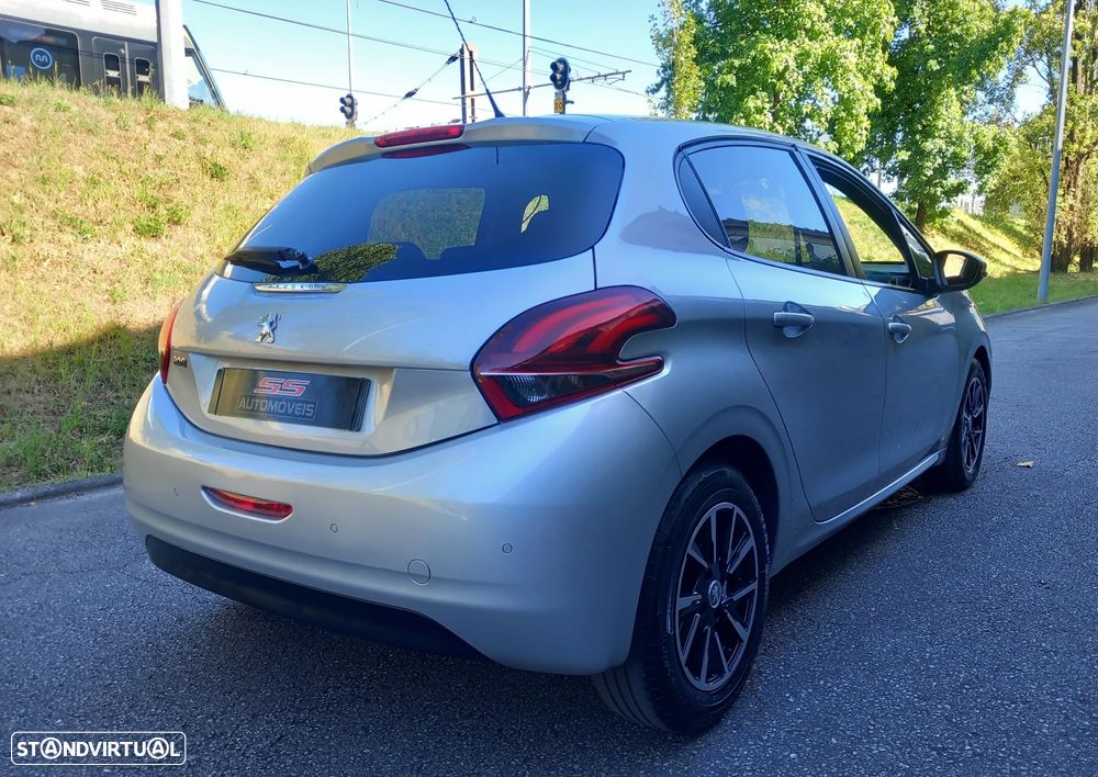 Peugeot 208 1.6 BlueHDi Style - 12