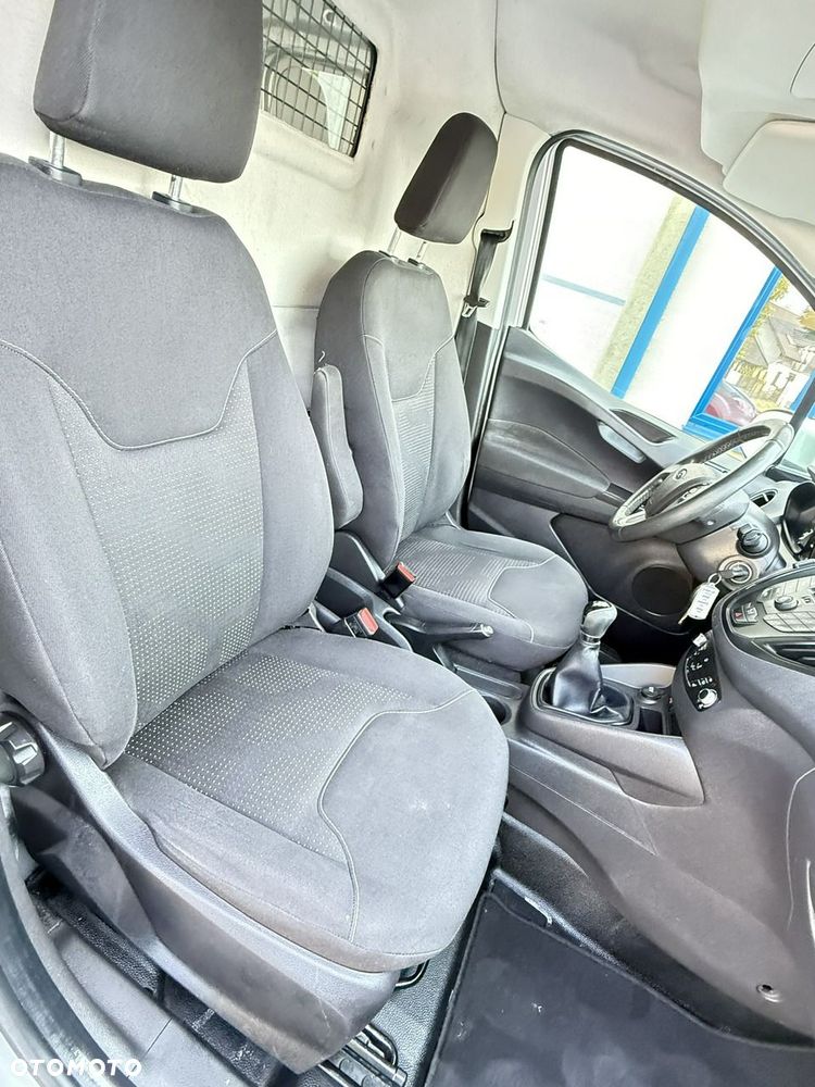 Ford Courier - 8