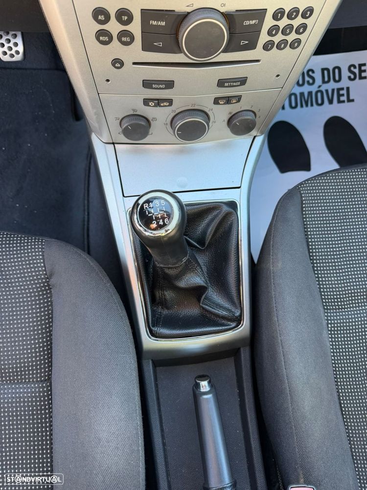 Opel Astra GTC 1.3 CDTi - 31