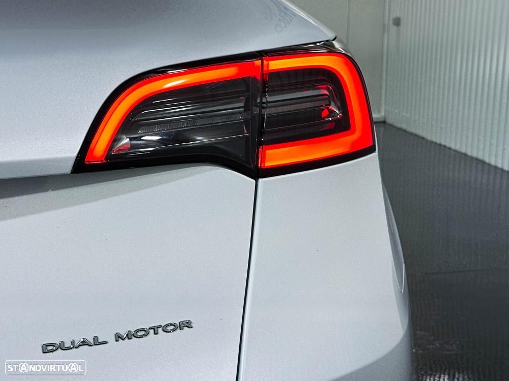 Tesla Model Y Long Range Dual Motor AWD - 59