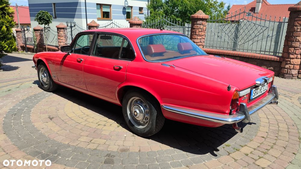Jaguar XJ - 21