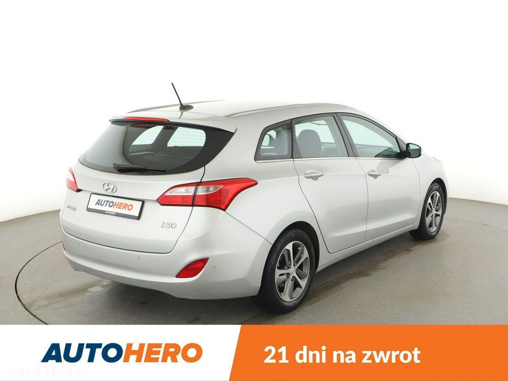 Hyundai i30 blue 1.6 CRDi Trend - 8