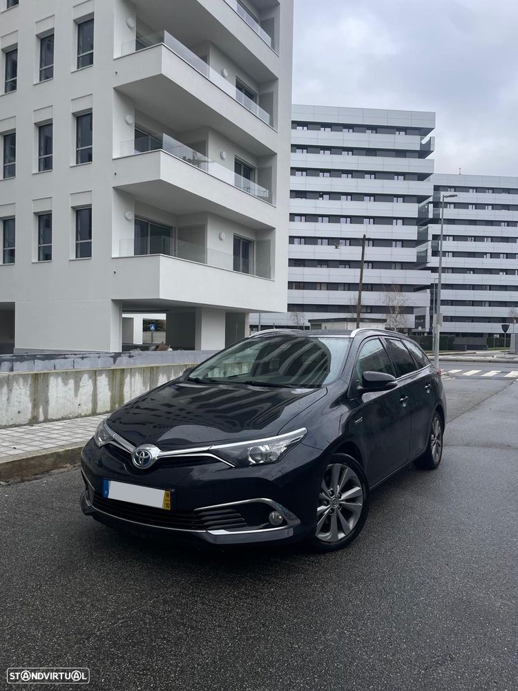 Toyota Auris Touring Sports 1.8 HSD Exclusive - 3