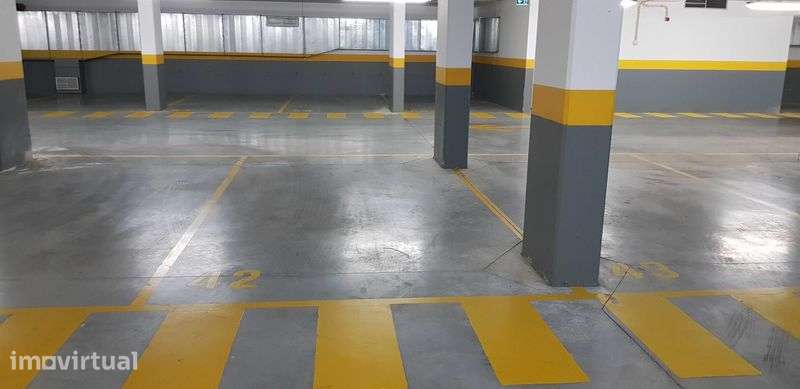 Estacionamento em Vila Moura - Urb Vila Sol - Quarteira - Grande imagem: 4/7