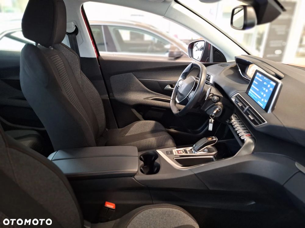 Peugeot 3008 1.2 PureTech GPF Active S&S EAT8 - 11