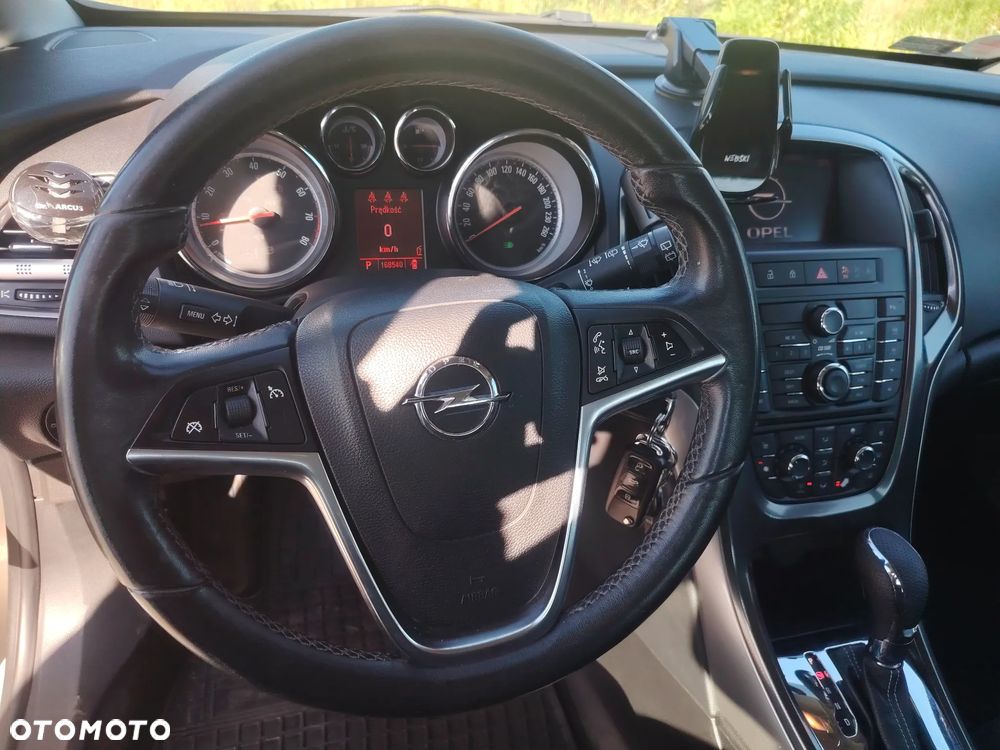 Opel Astra 1.6 T Cosmo - 13