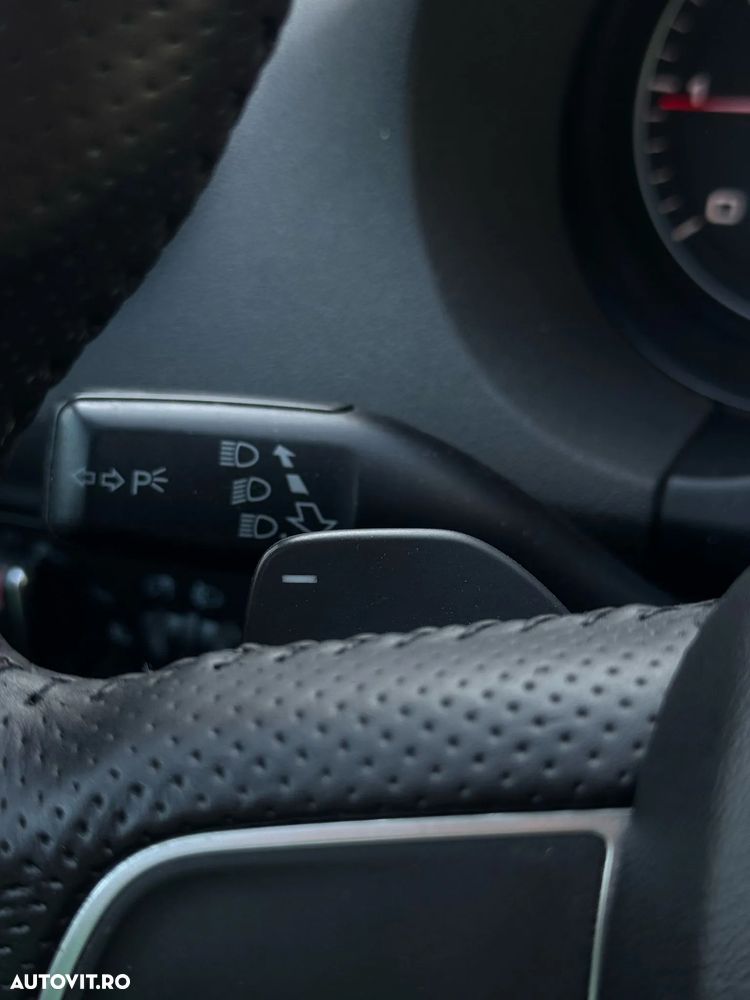 Audi A3 2.0 TDI Sportback DSG Ambiente - 33